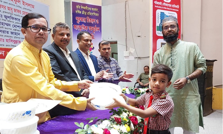 ব্রাহ্মণবাড়িয়ায় কৃতি শিক্ষার্থীদেরকে সংবর্ধনা