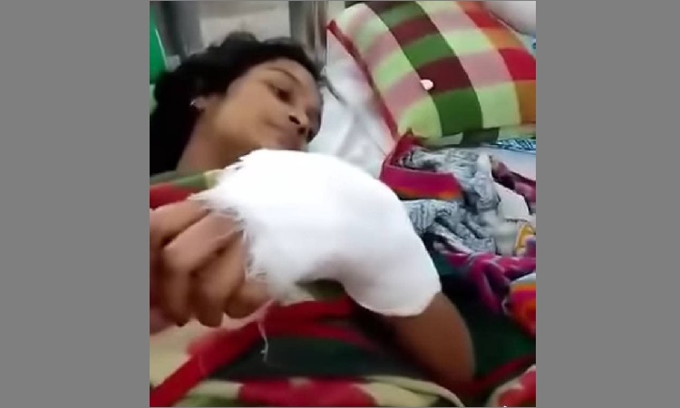 ক্ষোভে স্ত্রীর হাত কেটে প্রতিশোধ নিল স্বামী!