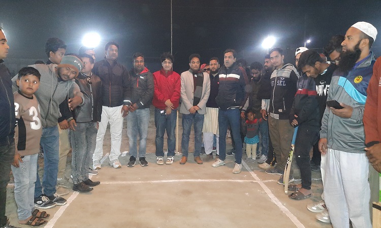 হিলিতে মরহুম সিজার স্মৃতি ডে-নাইট ক্রিকেট টুর্নামেন্টের উদ্বোধন