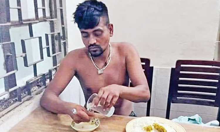ঢাবিতে তোফাজ্জলকে পিটিয়ে হত্যা: তদন্ত প্রতিবেদনে সন্তুষ্ট স্বজনরা