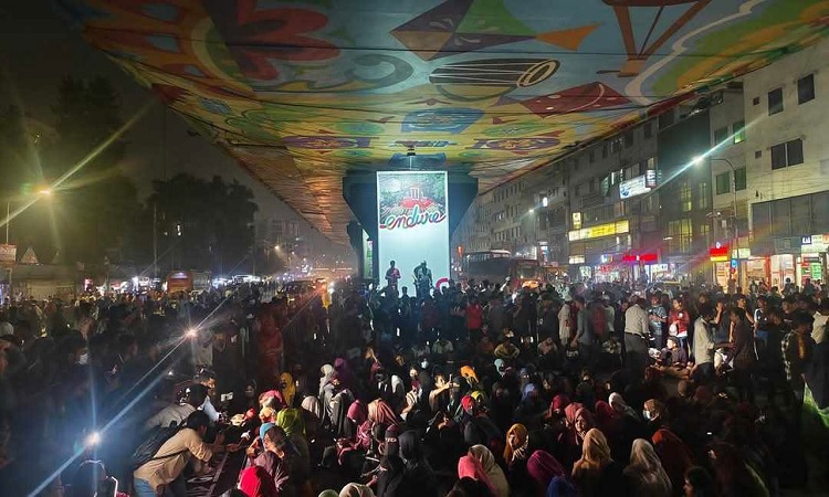 সড়ক ছেড়েছেন তিতুমীরের শিক্ষার্থীরা, রাত ১১টায় পরবর্তী কর্মসূচি