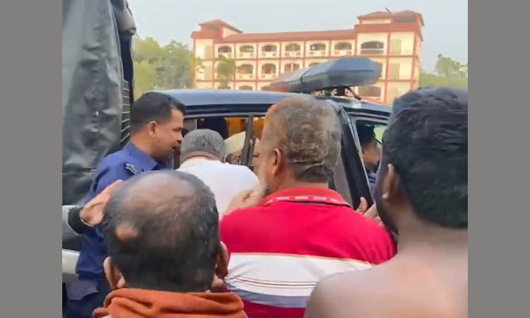 পুলিশের কাছ থেকে আওয়ামী লীগ নেতাকে ছিনিয়ে নেয়ার ঘটনায় আটক ১৬