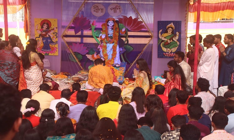 ইবিতে সরস্বতী পূজা উদযাপন