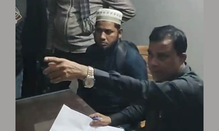 লোহাগড়ায় জনতার বিক্ষোভে পুলিশ কর্মকর্তা প্রত্যাহার