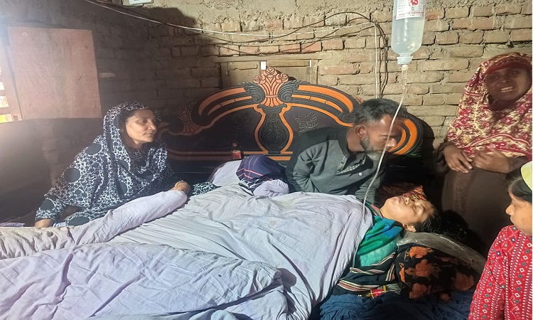 সিংড়ায় প্রেমিকার অনশন, প্রেমিক পলাতক