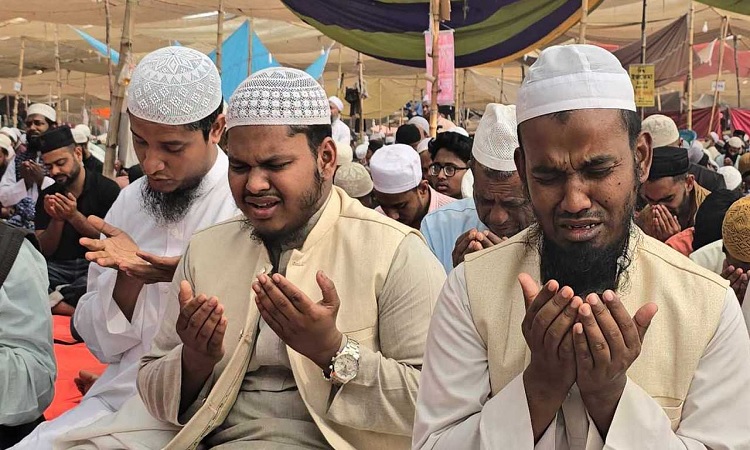 বিশ্ব ইজতেমার দ্বিতীয় ধাপের আখেরি মোনাজাত শুরু