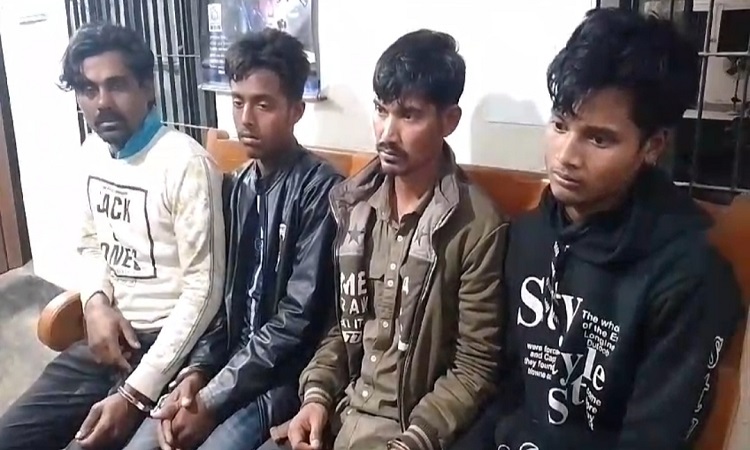 ব্যবসায়ীকে হত‌্যার উদ্দেশ্যে নির্যাত‌নের সময় আটক ৪