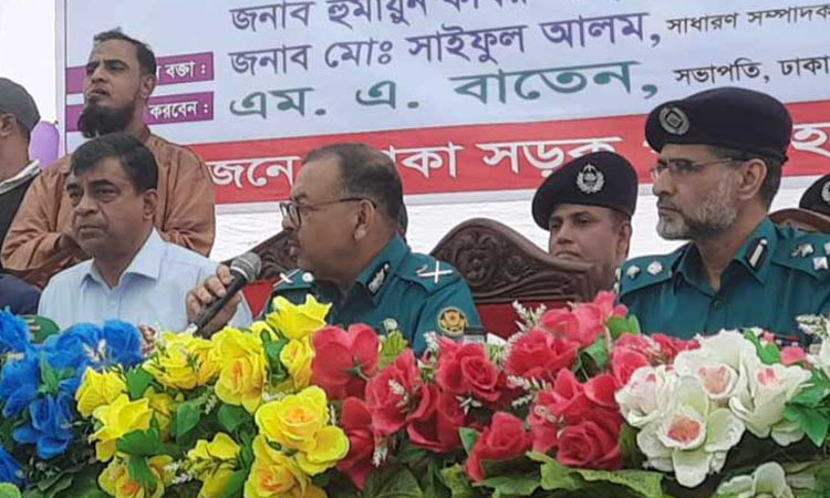হালকা অস্ত্র পাচ্ছেন ট্রাফিক সার্জেন্টরা: ডিএমপি কমিশনার