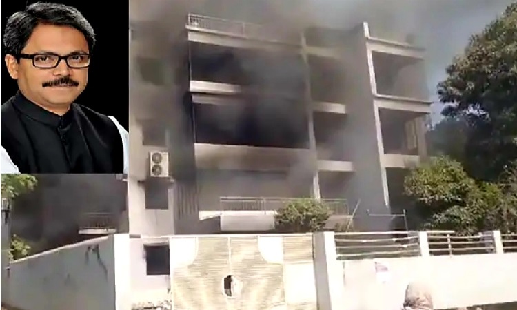 আগুনে জ্বালিয়ে দেওয়া হলো সাবেক পররাষ্ট্র প্রতিমন্ত্রীর বাড়ি