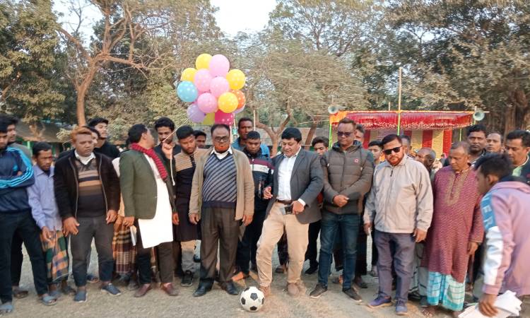 খানসামায় আরাফাত রহমান কোকো ফুটবল টুর্নামেন্টের উদ্বোধন