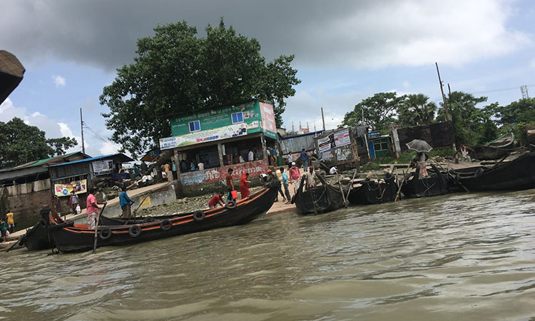 ‌‘বৈঠা যার, ঘাট তার’, কর্ণফুলীর মাঝিদের ন্যায্য অধিকার কোথায়?
