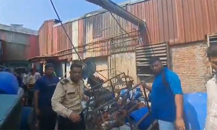 সাভারে কারখানায় আগুন