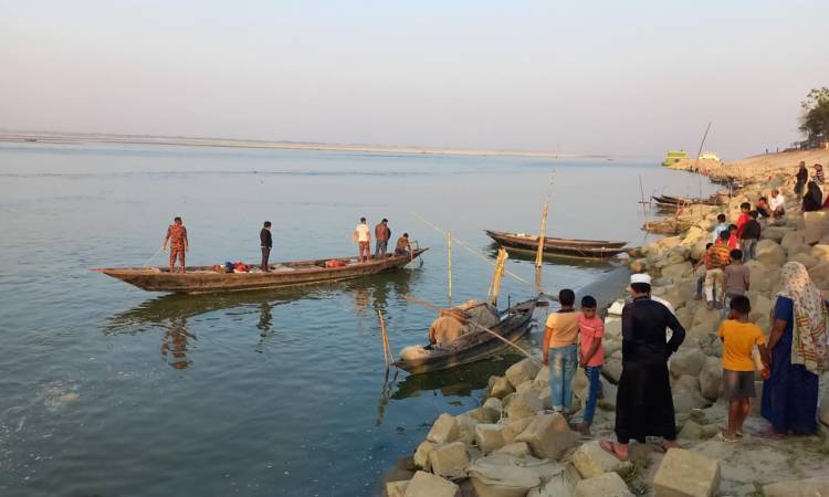পদ্মায় নিখোঁজের ২৮ ঘণ্টা পর স্কুলছাত্রের মরদেহ উদ্ধার