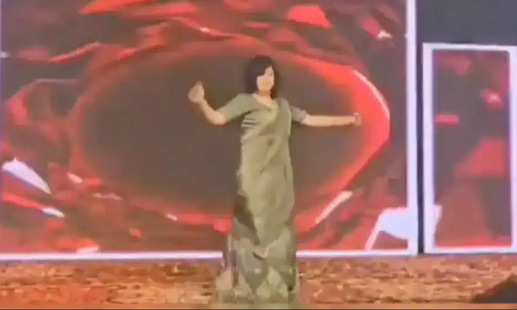 বিয়ের অনুষ্ঠানে নাচতে নাচতে তরুণীর মৃত্যু