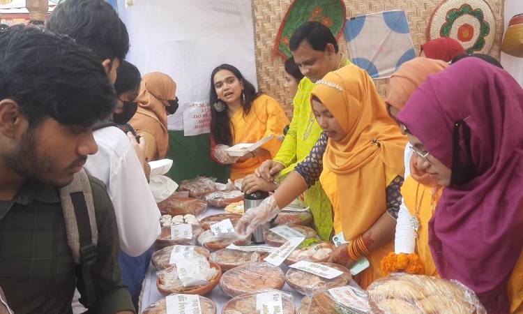ব্রাহ্মণবাড়িয়া সরকারি কলেজে পিঠা উৎসব অনুষ্ঠিত