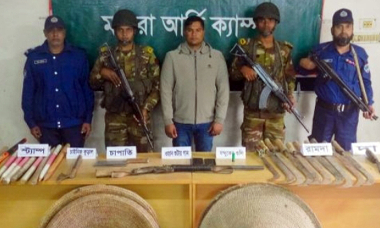 শালিখায় অস্ত্রসহ বিএনপিকর্মী গ্রেফতার