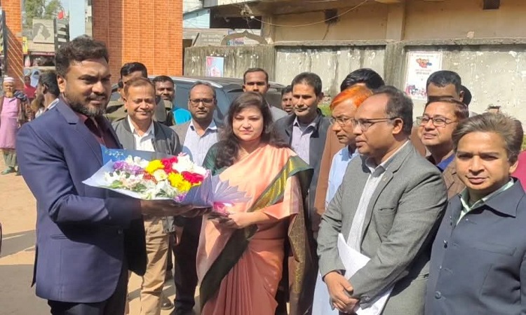 বিরামপুর পৌরসভা পরিদর্শনে স্থানীয় সরকার বিভাগের উপ-পরিচালক