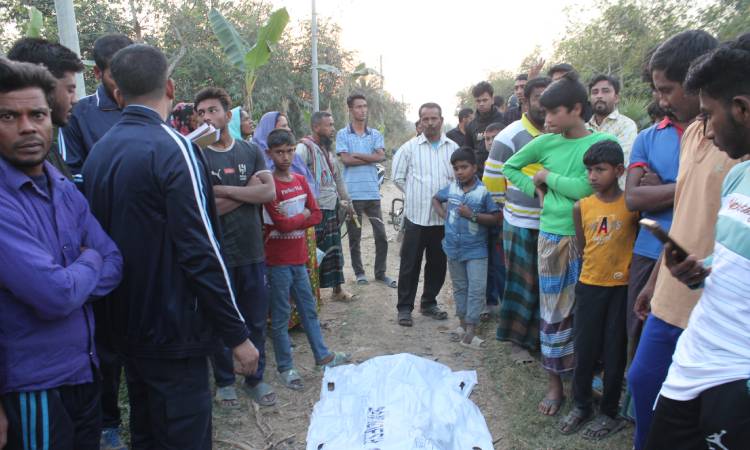 রাজবাড়ীতে ট্রেন কাটা পড়ে অজ্ঞাত যুবকের মৃত্যু
