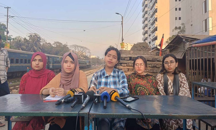 চবির বহিষ্কৃত সেই শিক্ষার্থীদের ছয় দফা দাবি উত্থাপন