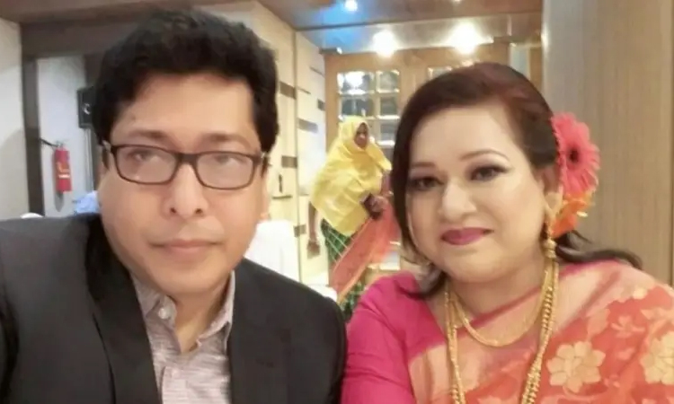 সাবেক জনপ্রশাসন মন্ত্রীর স্ত্রী মোনালিসা গ্রেফতার