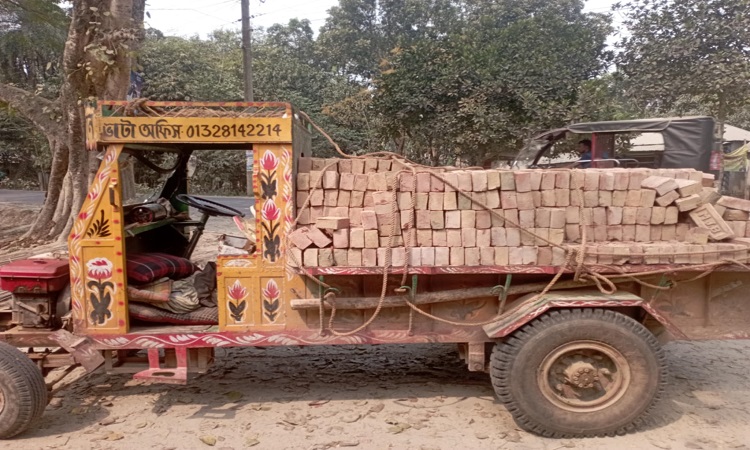 বাবাকে খাবার দিয়ে ফেরা হলো না স্কুলছাত্র শাকিবের