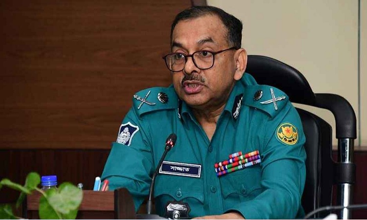 সুযোগ সন্ধানীরা যেন অনাকাঙ্ক্ষিত ঘটনা ঘটাতে না পারে: ডিএমপি কমিশনার