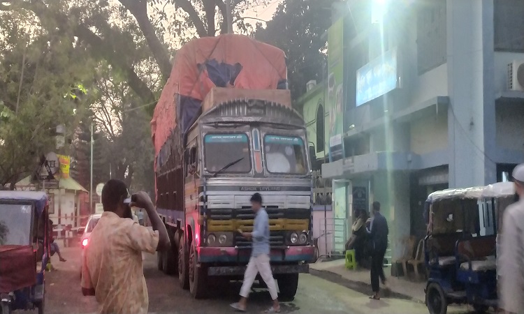 রমজান উপলক্ষে ছোলাবুট, কিসমিসসহ ডালের আমদানি বেড়েছে