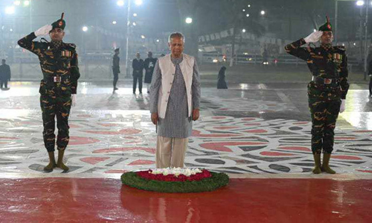 ভাষা শহীদদের প্রতি রাষ্ট্রপতি-প্রধান উপদেষ্টার পুষ্পস্তবক অর্পণ