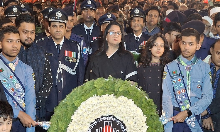 টাঙ্গাইলে একুশের প্রথম প্রহরে শ্রদ্ধা নিবেদন