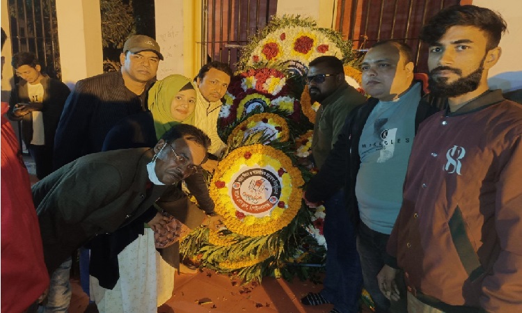 ৫২’র ভাষা শহীদদের প্রতি চাঁপাইনবাবগঞ্জ মডেল প্রেসক্লাবের শ্রদ্ধা নিবেদন