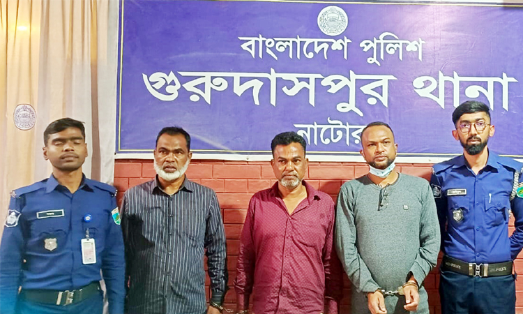গুরুদাসপুরে নবজাতক হত্যা মামলায় ৩ ভাই গ্রেফতার