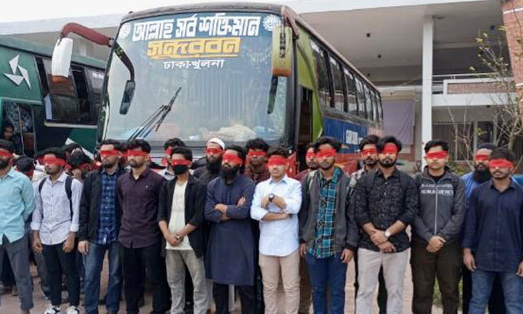 প্রধান উপদেষ্টার সঙ্গে দেখা করতে ঢাকার পথে কুয়েট শিক্ষার্থীরা