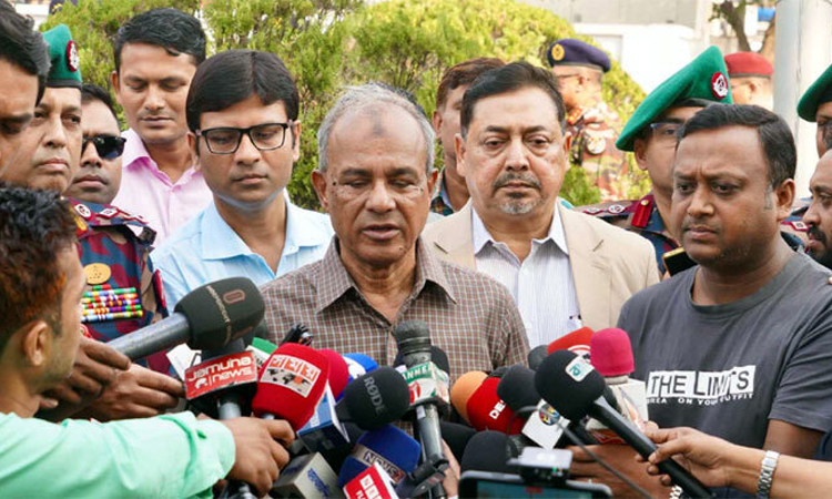 অভিযানে আইনশৃঙ্খলা বাহিনীর গাফিলতি পেলে ব্যবস্থা: স্বরাষ্ট্র উপদেষ্টা