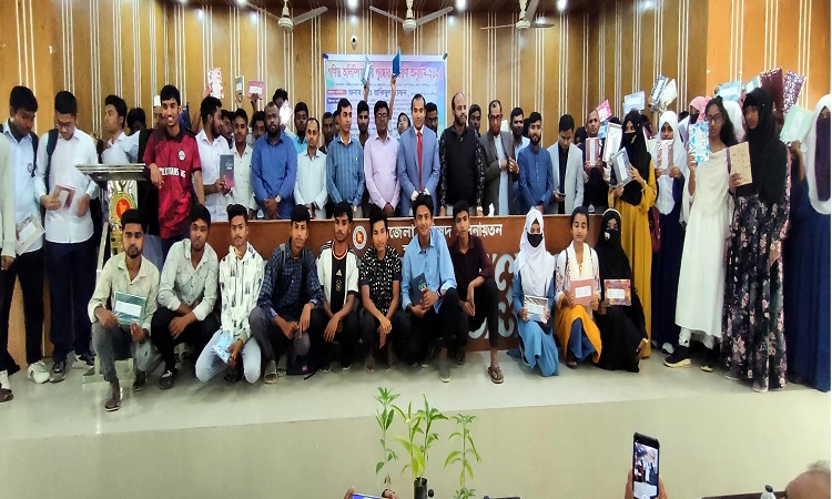 রাণীনগরে গণিত অলিম্পিয়াডের পুরস্কার বিতরণ