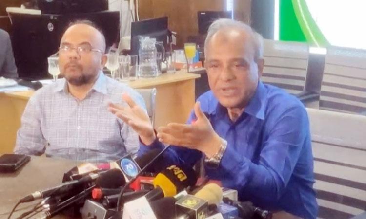কক্সবাজারে বিভিন্ন অপকর্মে রোহিঙ্গারা জড়িত: স্বরাষ্ট্র উপদেষ্টা