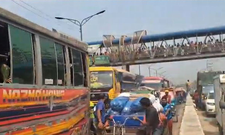 সাভারে শ্রমিক অবরোধ প্রত্যাহার