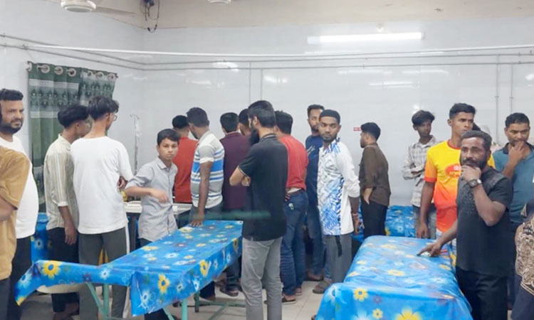 চাঁদপুরে কাভার্ডভ্যান-মোটরসাইকেল সংঘর্ষে ২ যুবক নিহত