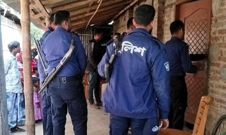 পরকীয়ার জেরে কবিরাজকে কুপিয়ে হত্যা
