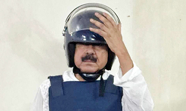 নতুন মামলায় গ্রেফতার সাবেক নৌমন্ত্রীসহ ১৬ জন