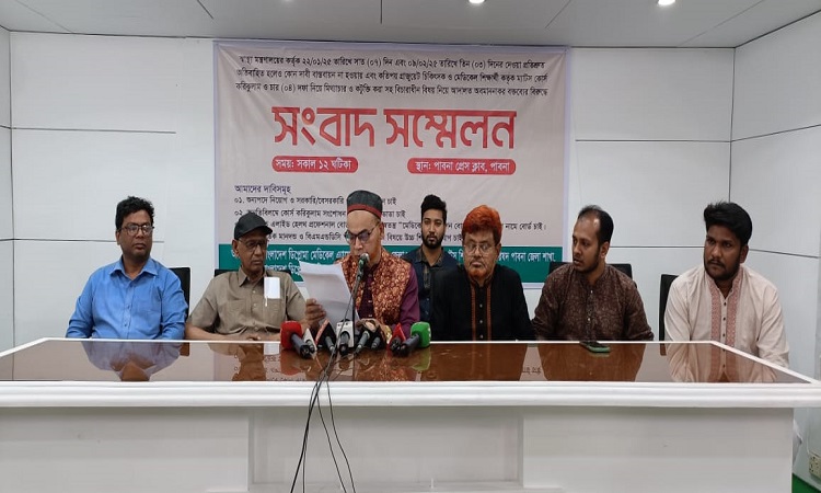 চার দফা দাবিতে ডিপ্লোমা চিকিৎসকদের সংবাদ সম্মেলন