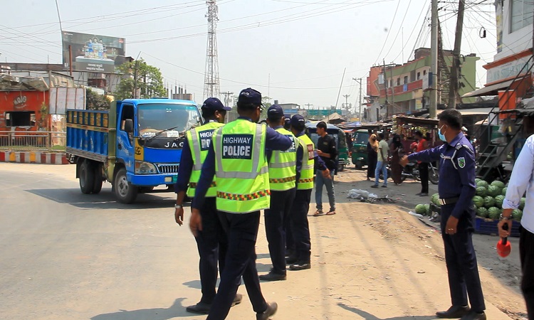 ঈশ্বরদীতে হাইওয়ে পুলিশের সচেতনামূলক সভা