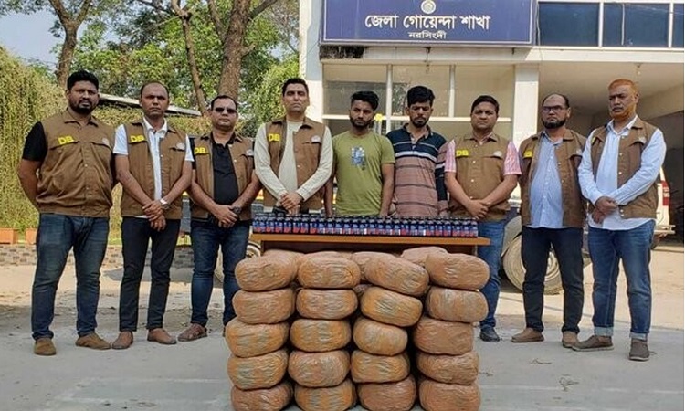 ঢাকা-সিলেট মহাসড়কে চেকপোস্ট : গাঁজা ও ফেন্সিডিল উদ্ধার, গ্রেপ্তার ২