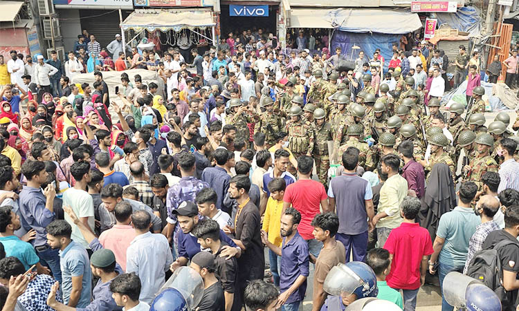 গাজীপুরে দুই মহাসড়কে শ্রমিকদের অবরোধ প্রত্যাহার