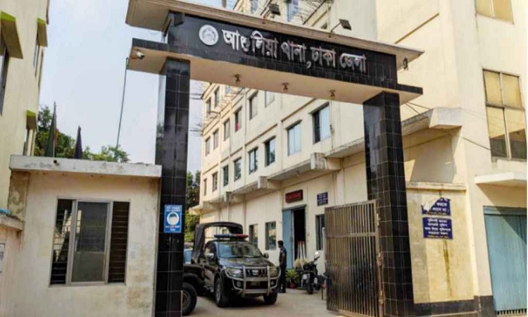 আশুলিয়ায় কিশোরীকে ধর্ষণের অভিযোগে সৎ বাবা গ্রেপ্তার
