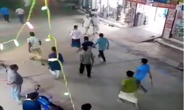 গুরুদাসপুরে বিএনপি-জামায়াতের সংঘর্ষে আহত ৫