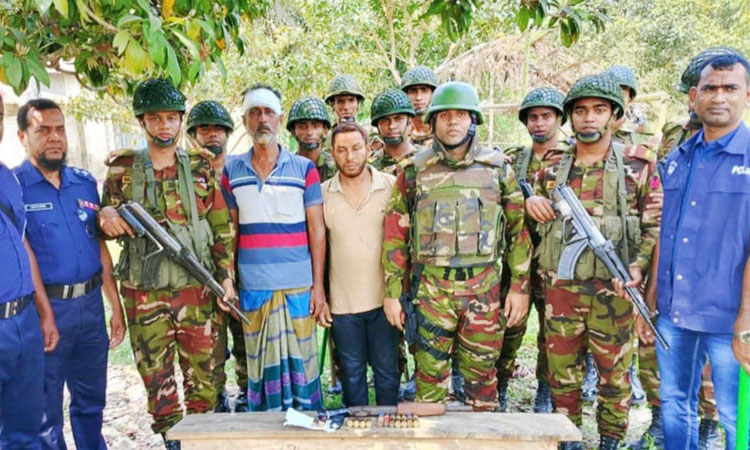 কালিয়ায় দু’গ্রুপের সংঘর্ষে নিহত ১, অস্ত্র ও গুলিসহ আটক ২