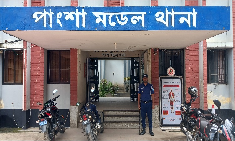 বাড়ির পাশে রাস্তায় বের হয়ে প্রাণ গেল পাঁচ বছরের শিশুর