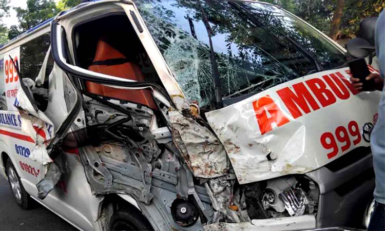 যশোরে অ্যাম্বুলেন্স-ভ্যানের সংঘর্ষে শিশুসহ নিহত ৩