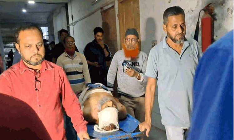 গাজীপুরে চলন্ত বাসে নারীকে ধর্ষণচেষ্টার অভিযোগে গ্রেপ্তার ৩