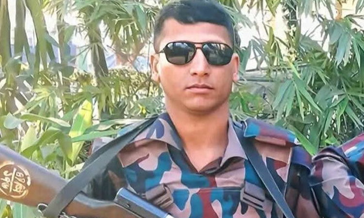 টেকনাফে ট্রলার ডুবি: নিখোঁজ বিজিবি সদস্যের মরদেহ উদ্ধার